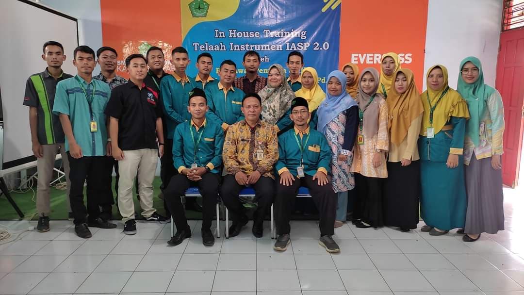 Kegiatan In House Training (IHT) dengan materi pembahasan "Telaah Instrumen IASP 2.0"